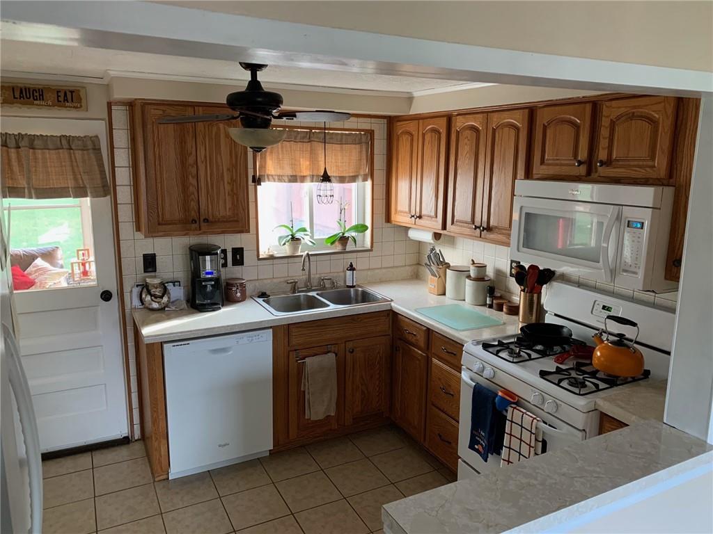904 Roland Road Pittsburgh, PA 15221 - Photo 9 of 19 Gallery Image 9