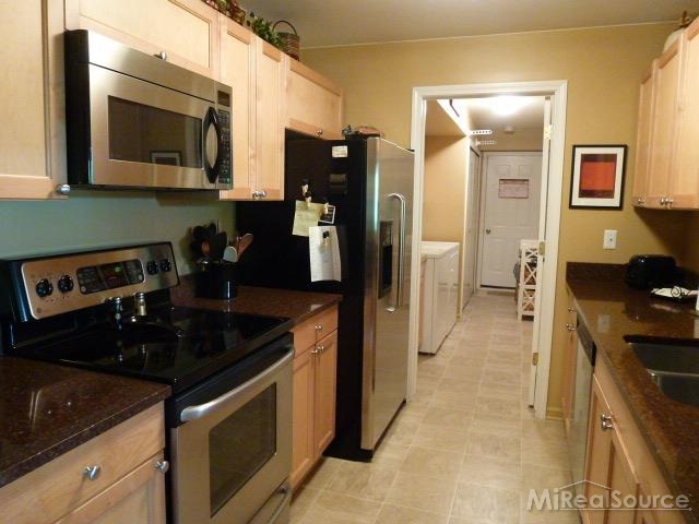 3446 Tremonte Circle Rochester, MI 48306 - Photo 6 of 27 31198094-5.JPG