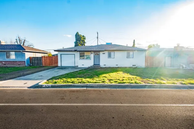 $329,000 | 5750 East Ashlan Avenue, Fresno, CA 93727
