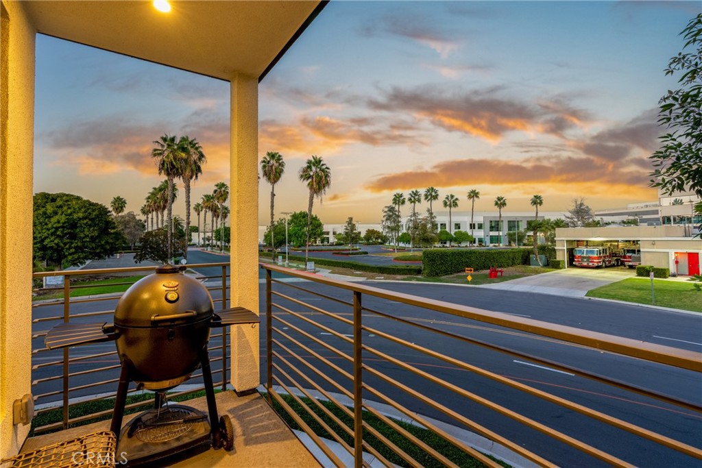 147 Schick Irvine, CA 92614 - Photo 21 of 35 a view of a bench in the balcony