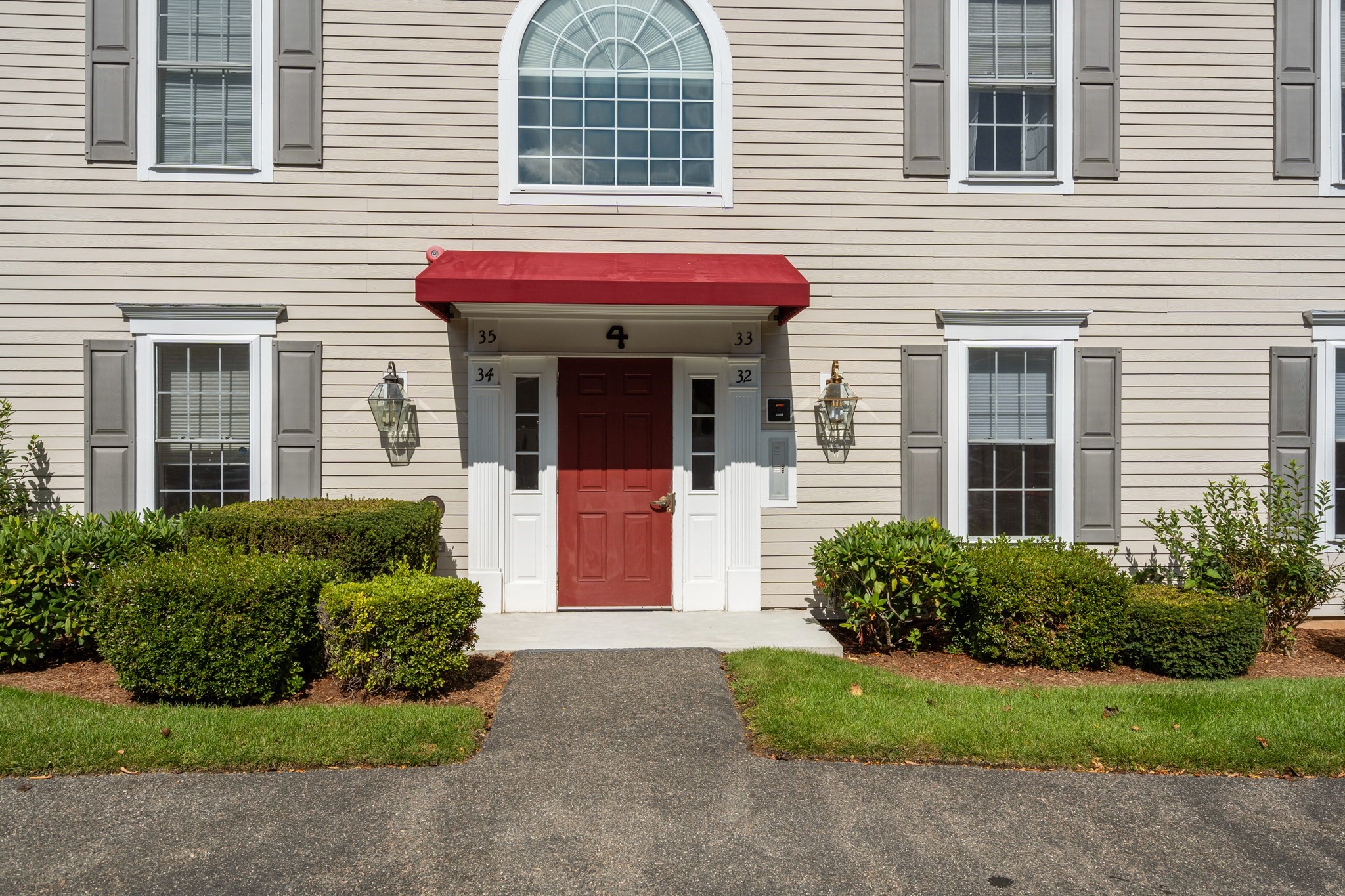 36 Cambridge Road, Unit 32 Woburn, MA 01801 - Photo 1 of 13 Gallery Image 1