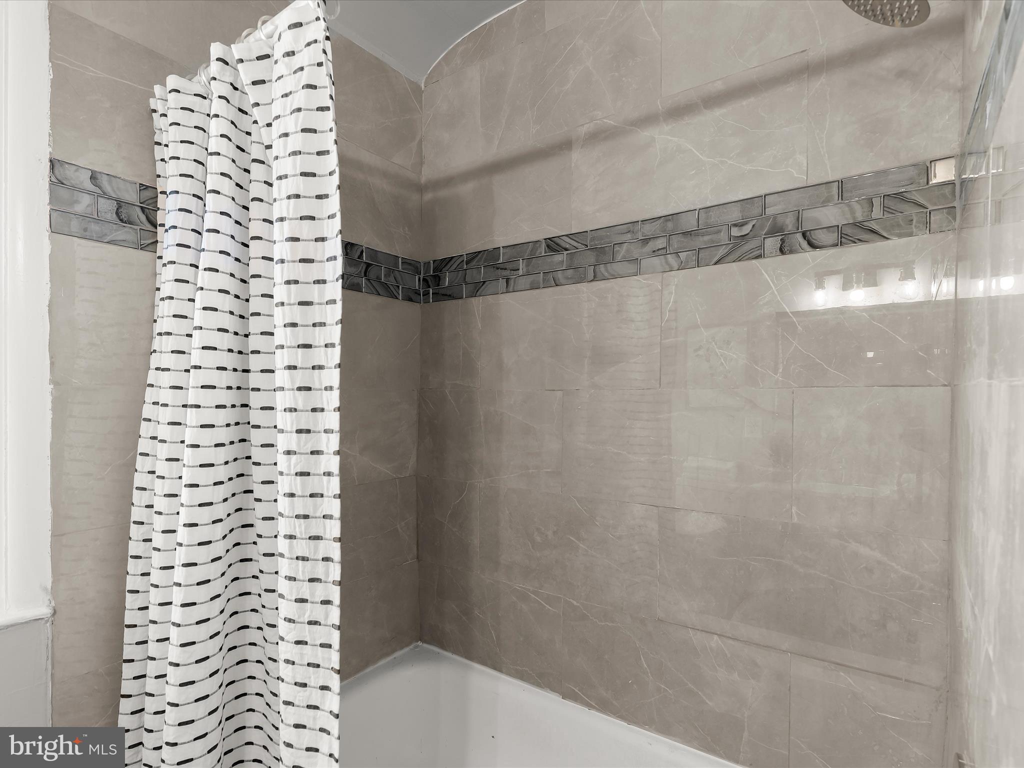 6119 Edlynne Road Baltimore, MD 21239 - Photo 18 of 37 Upper Level Full Bathroom