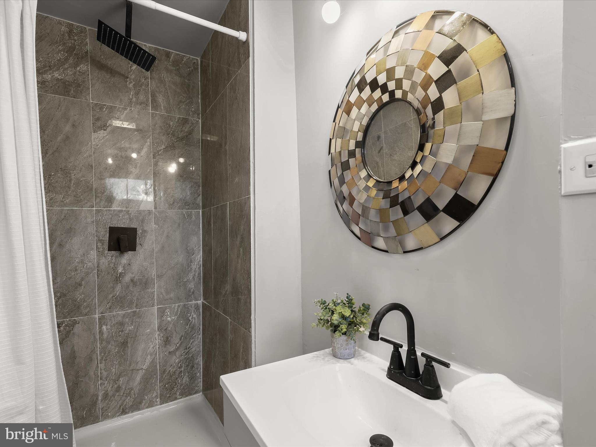 6119 Edlynne Road Baltimore, MD 21239 - Photo 29 of 37 Full Bathroom