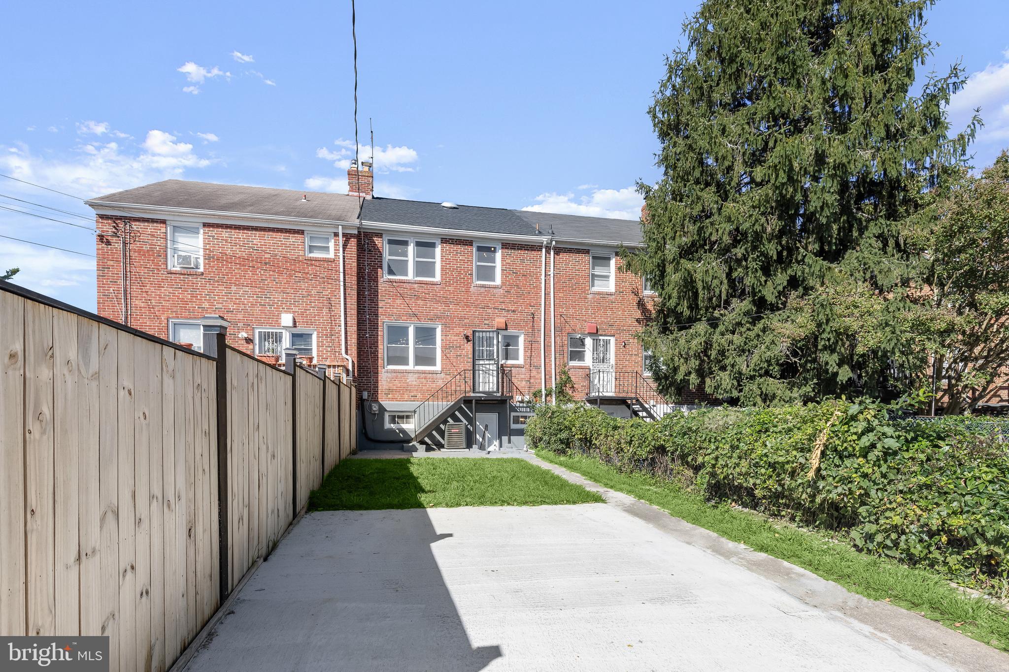 6119 Edlynne Road Baltimore, MD 21239 - Photo 30 of 37 Rear