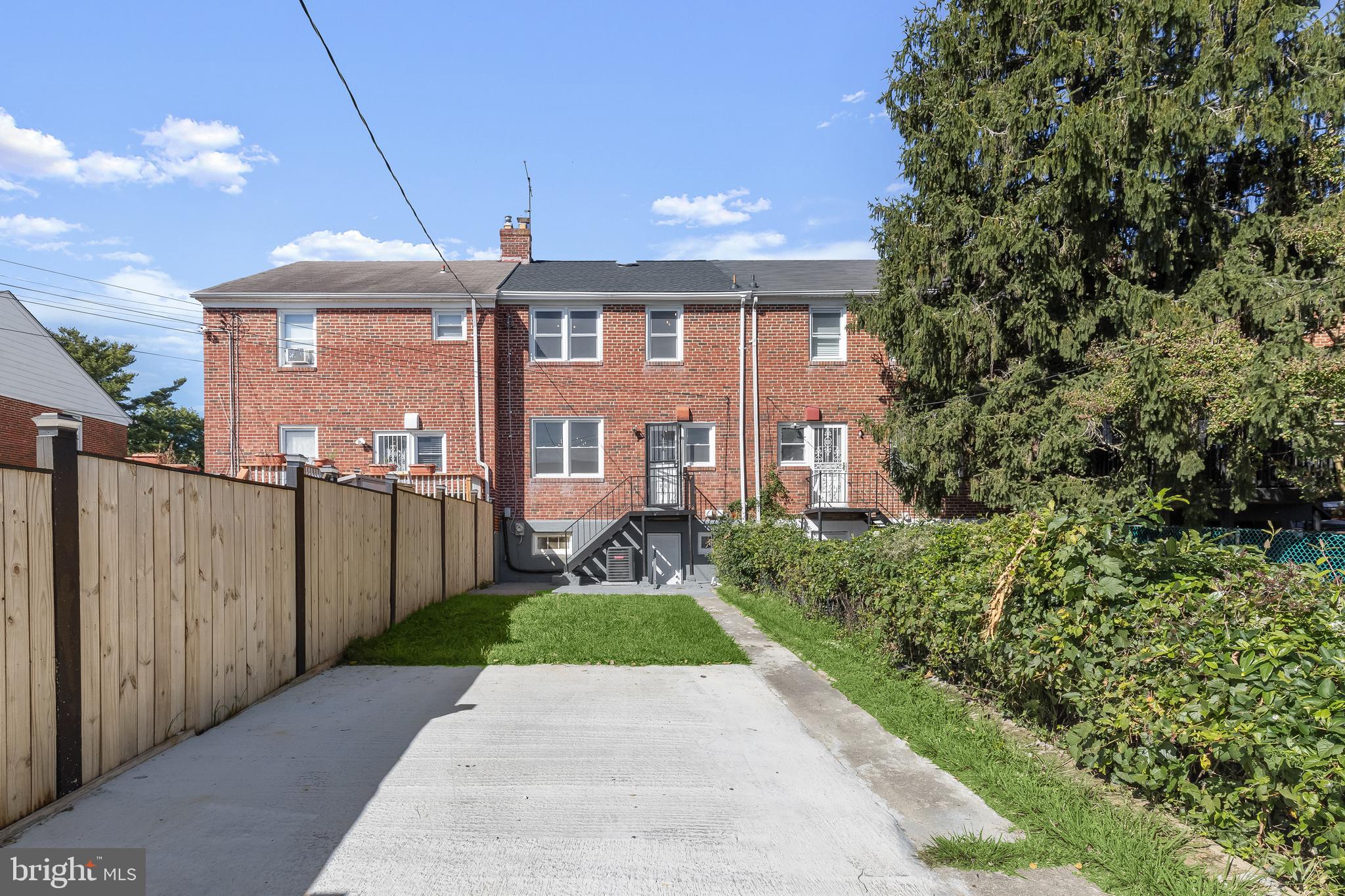 6119 Edlynne Road Baltimore, MD 21239 - Photo 31 of 37 Rear