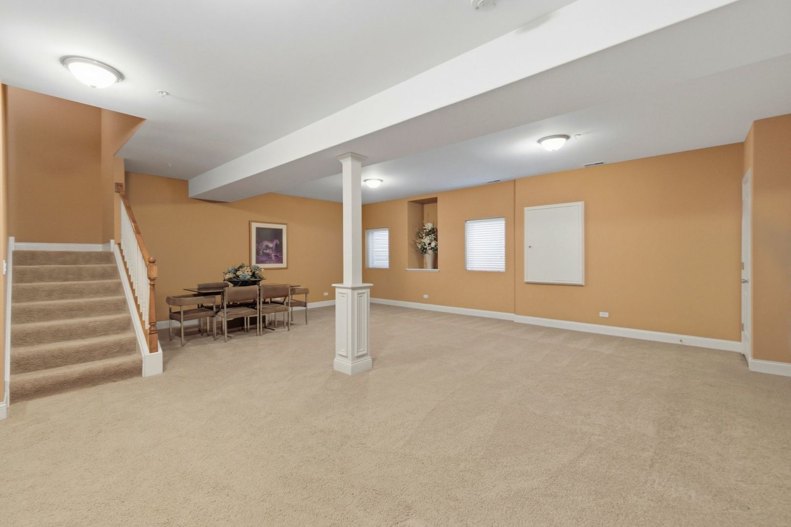 317 Nicole Way Itasca, IL 60143 - Photo 29 of 36 a view of livingroom and workspace