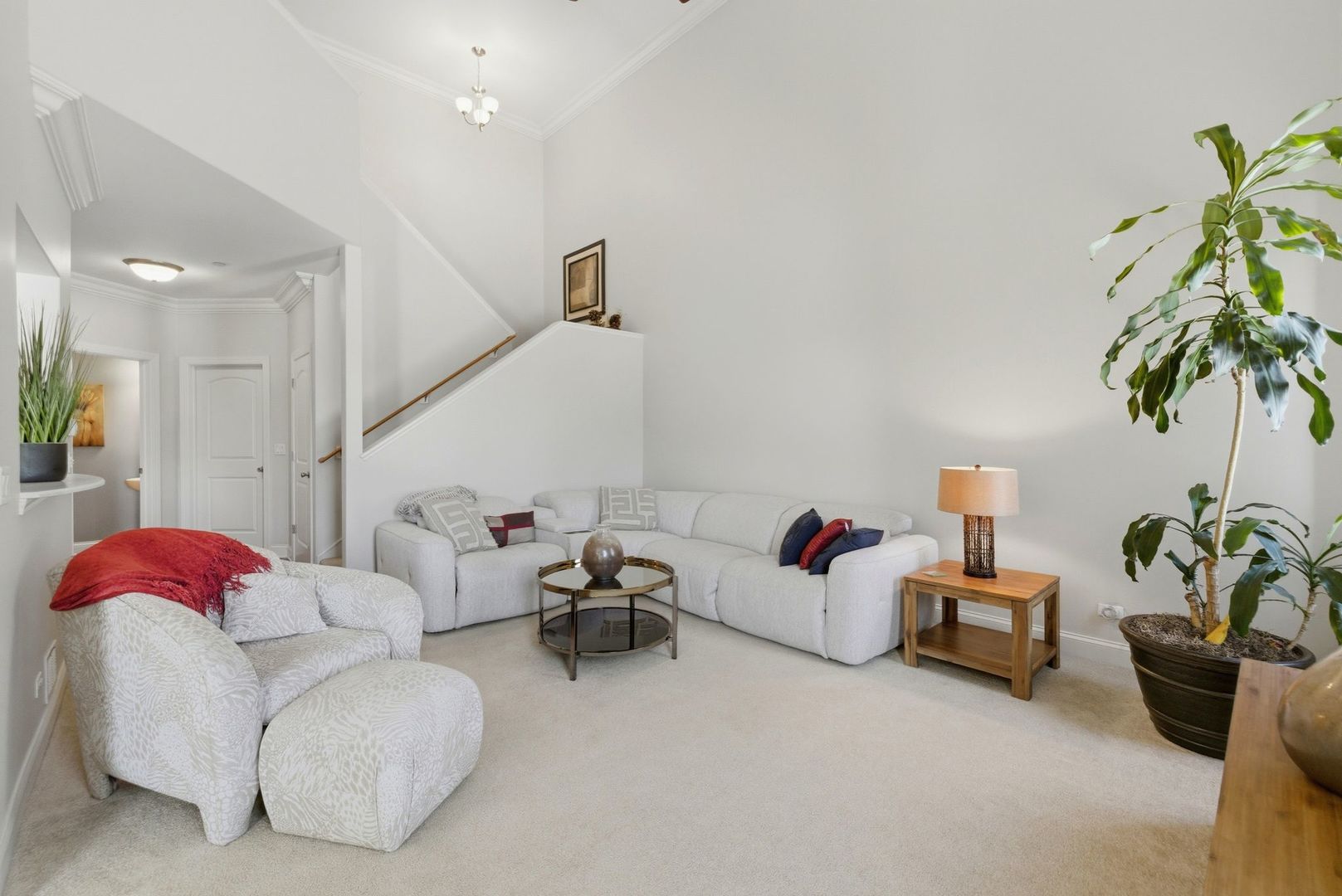 317 Nicole Way Itasca, IL 60143 - Photo 5 of 36 a living room with furniture and a potted plant