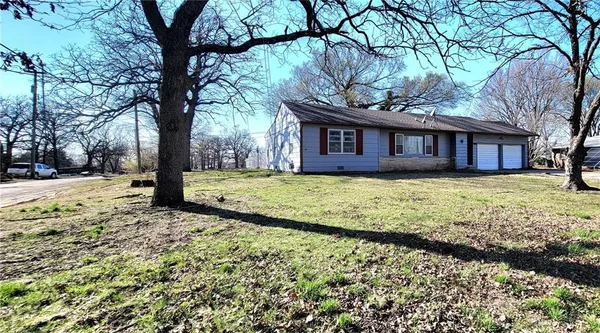 $80,000 | 1001 North Main Street, Yates Center, KS 66783