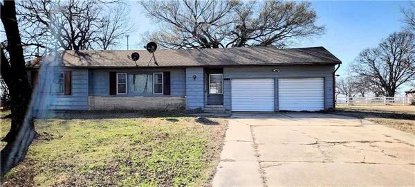 $70,000 | 1001 North Main Street, Yates Center, KS 66783