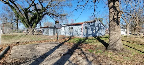 $70,000 | 1001 North Main Street, Yates Center, KS 66783