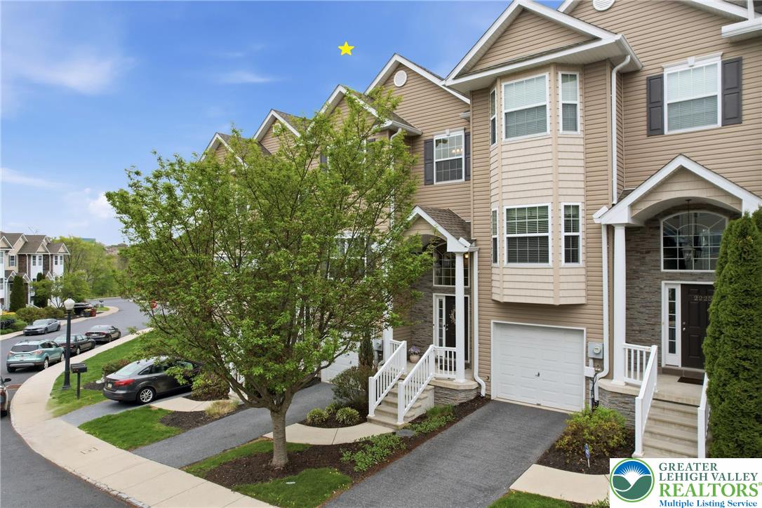 2223 Rising Hill Road Whitehall, PA 18052 - Photo 2 of 53 Gallery Image 2