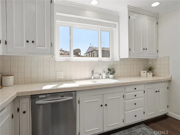 $1,249,942 | 5233 Lemp Avenue, Valley Village, CA 91601