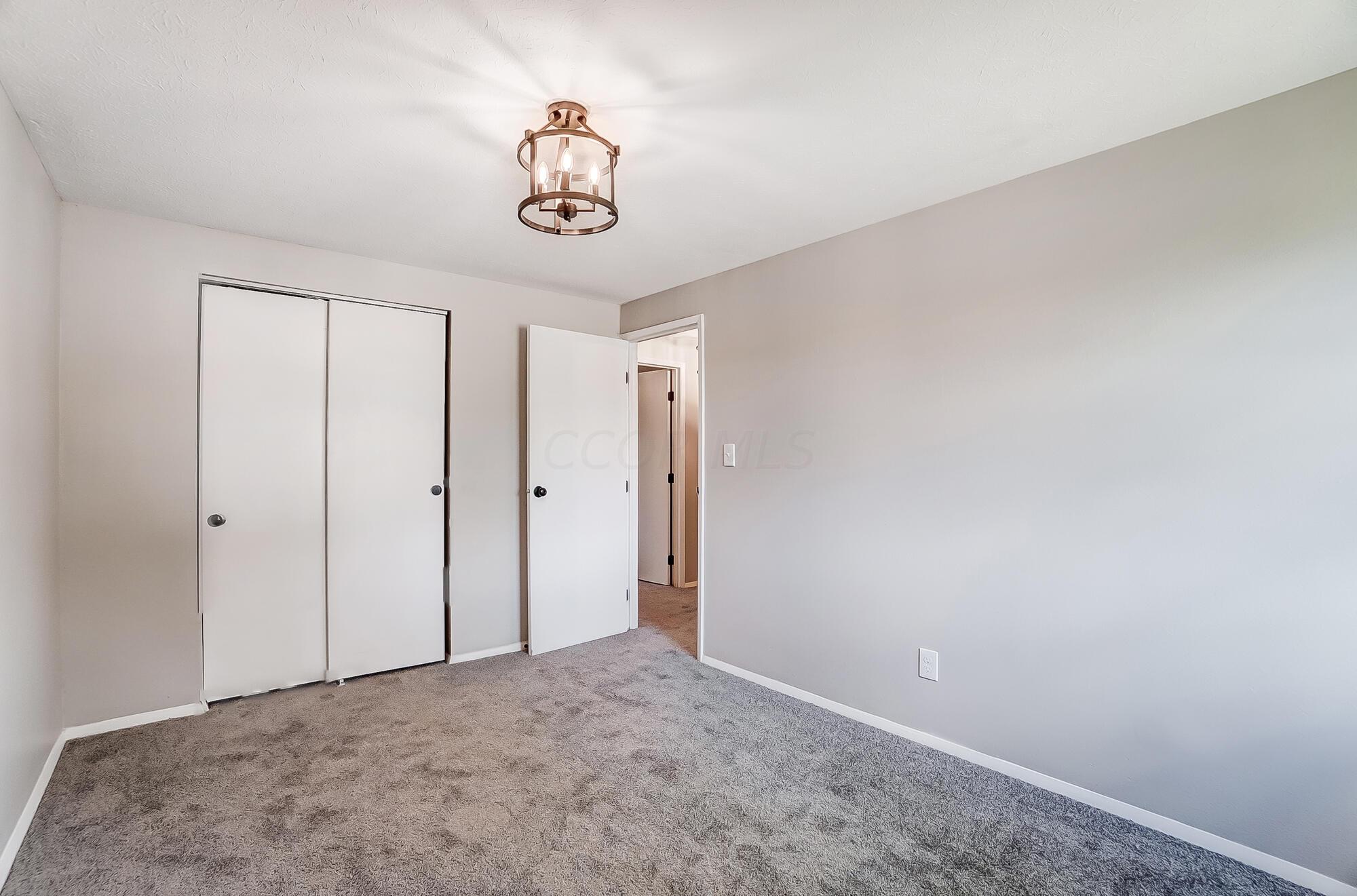 3382 Binbrook Road North Columbus, OH 43227 - Photo 23 of 40 029