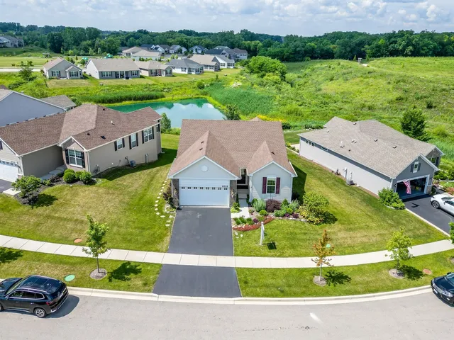 $465,000 | 2032 Wentworth Drive, Volo, IL 60020