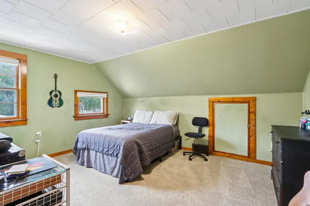 $329,999 | 465 Hawthorne Street, Burlington, WI 53105