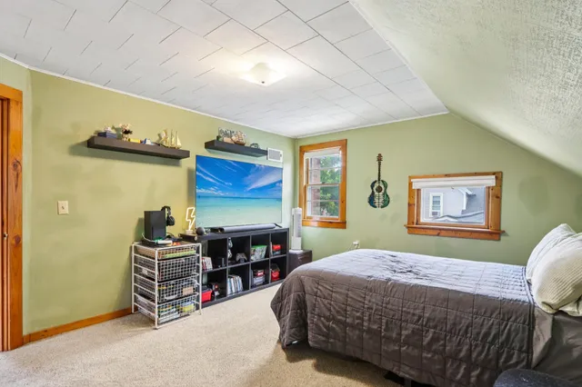 $329,999 | 465 Hawthorne Street, Burlington, WI 53105