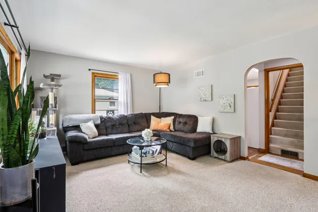 $329,999 | 465 Hawthorne Street, Burlington, WI 53105