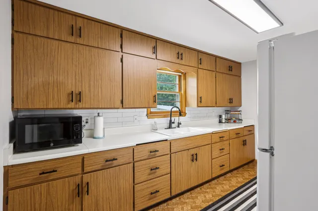 $329,999 | 465 Hawthorne Street, Burlington, WI 53105