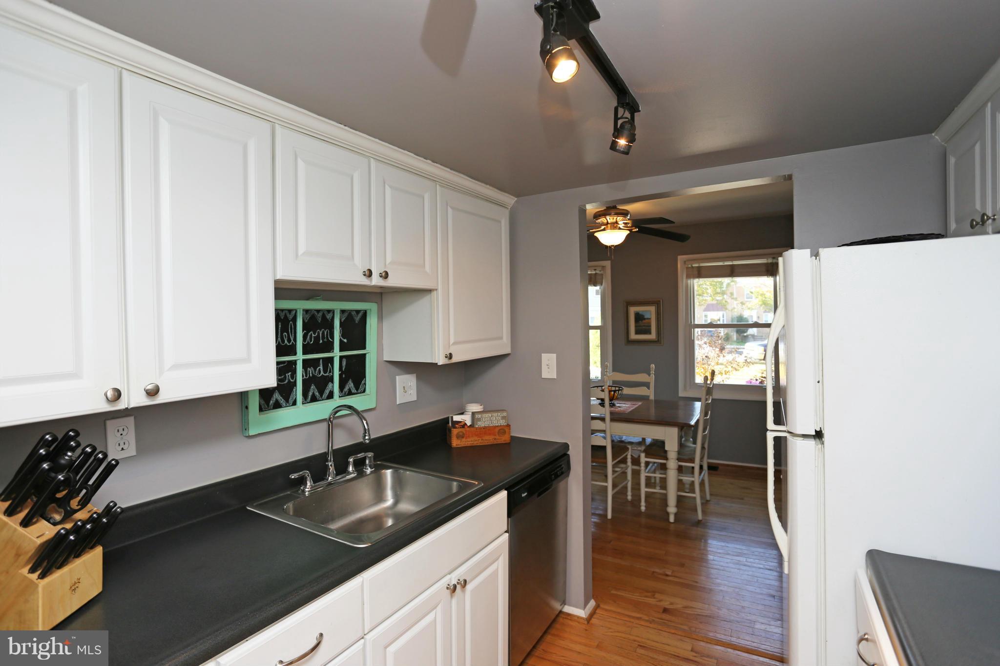 422 Colonial Ridge Lane Arnold, MD 21012 - Photo 2 of 30 Kitchen