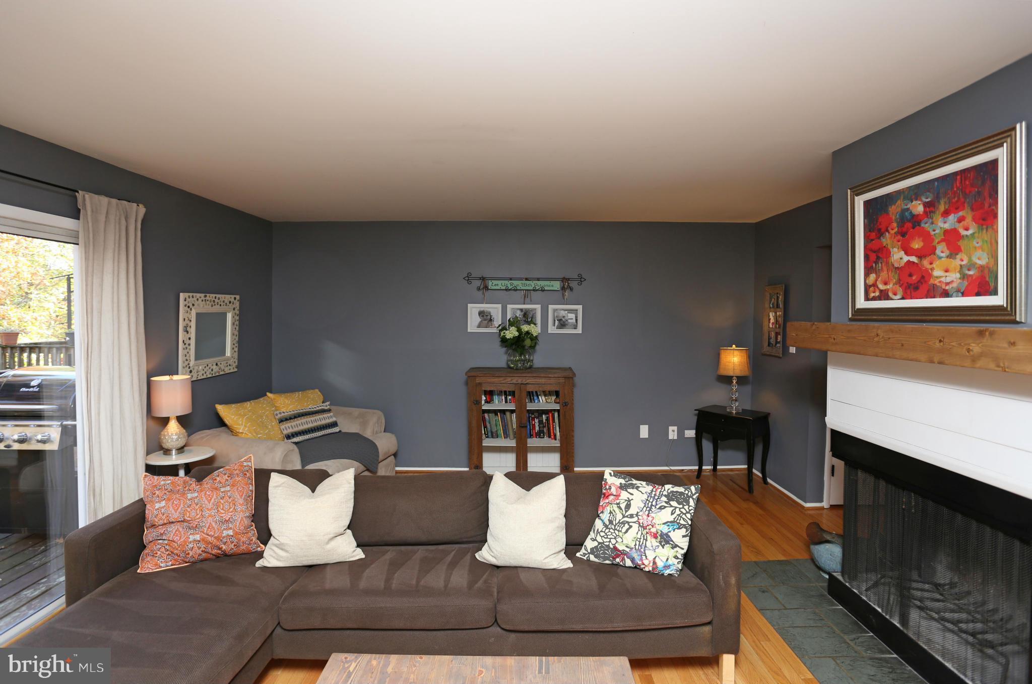 422 Colonial Ridge Lane Arnold, MD 21012 - Photo 25 of 30 Living Room