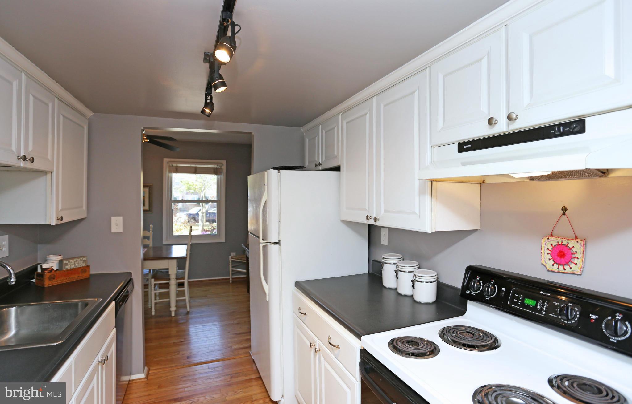 422 Colonial Ridge Lane Arnold, MD 21012 - Photo 26 of 30 Kitchen