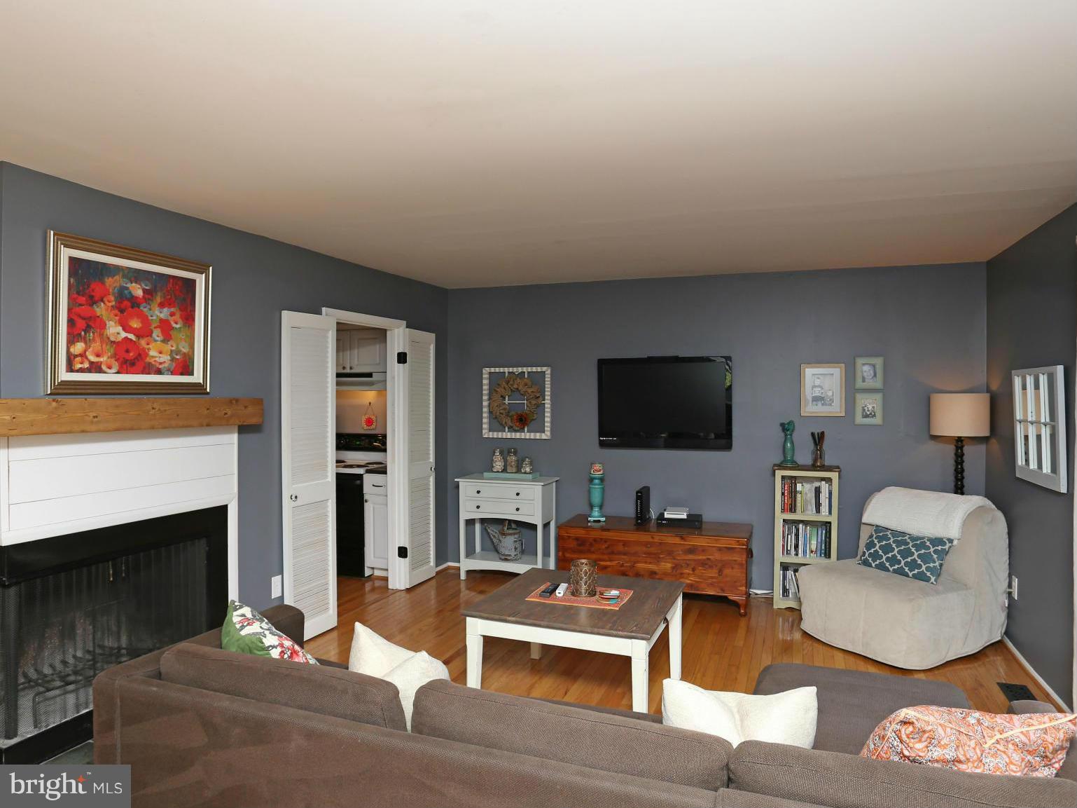 422 Colonial Ridge Lane Arnold, MD 21012 - Photo 28 of 30 Living Room