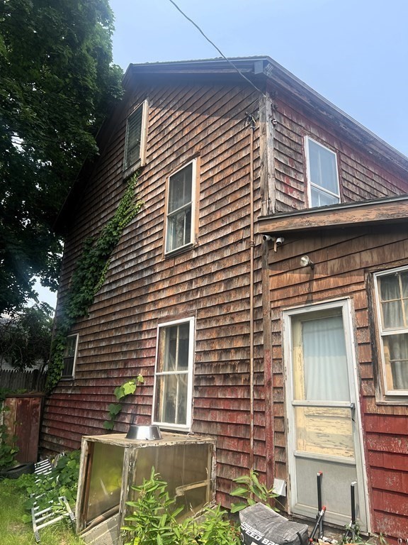 227 Grove Street Worcester, MA 01605 - Photo 5 of 6 a front view of a house