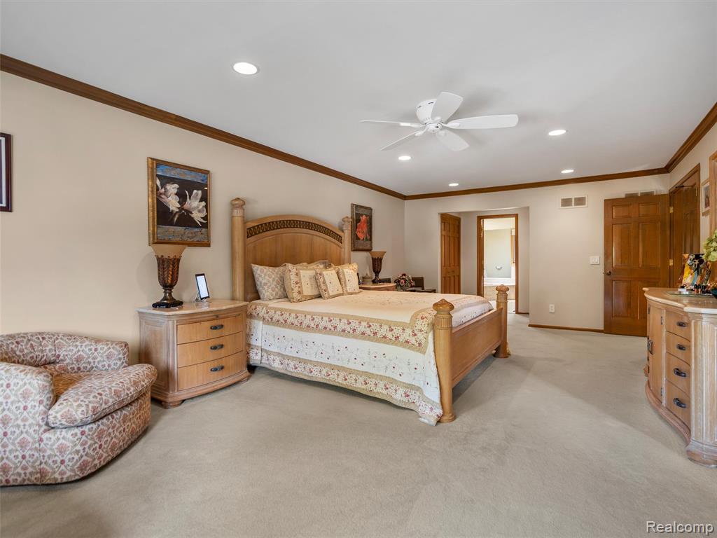 1732 Rapids Way Rochester Hills, MI 48309 - Photo 19 of 37