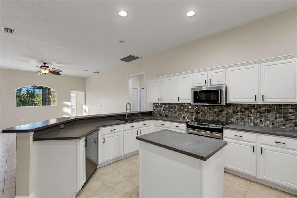 11011 Hyacinth Place Lakewood Ranch, FL 34202 - Photo 40 of 78