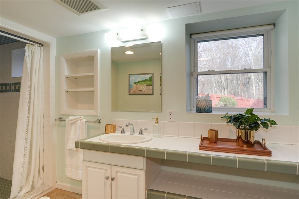 149 Boston Rock Road Melrose, MA 02176 - Photo 20 of 29 Gallery Image 20