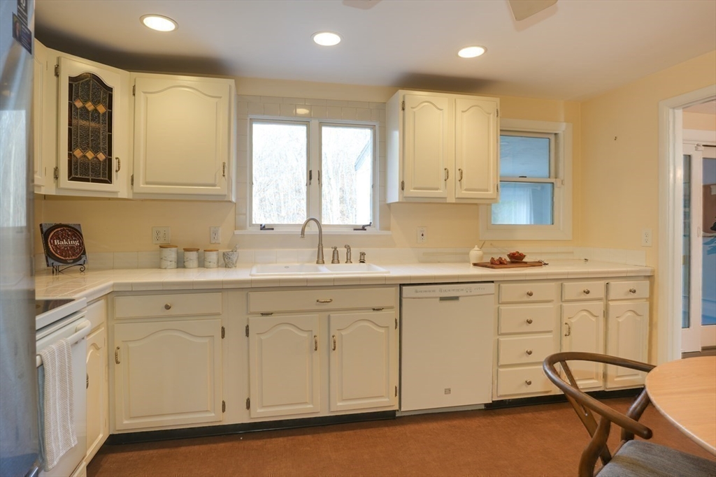 149 Boston Rock Road Melrose, MA 02176 - Photo 6 of 29 Gallery Image 6