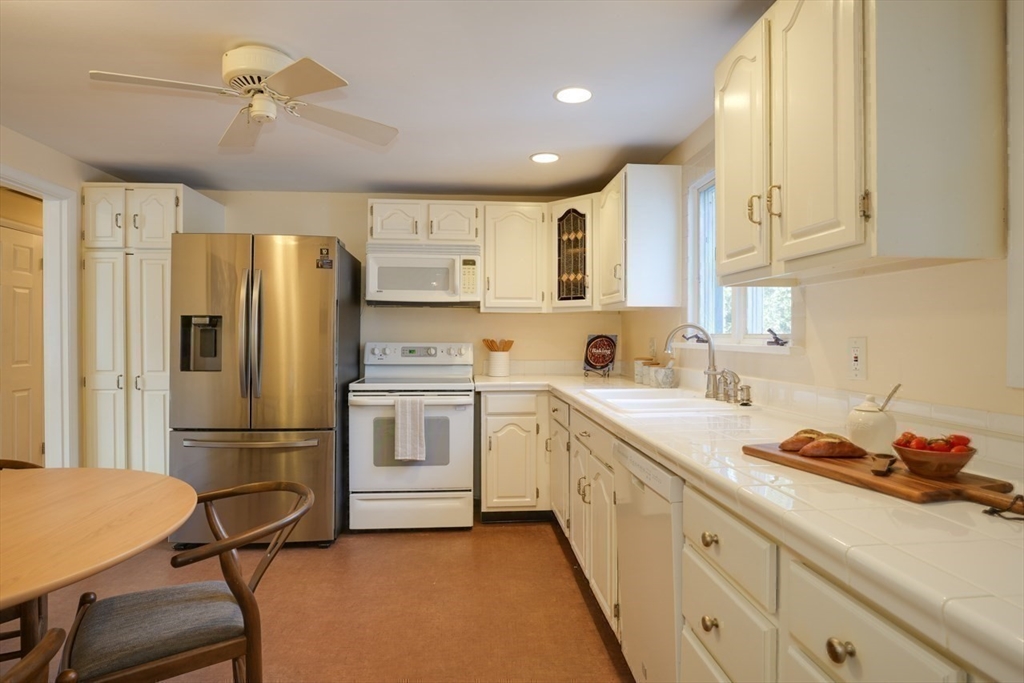 149 Boston Rock Road Melrose, MA 02176 - Photo 8 of 29 Gallery Image 8