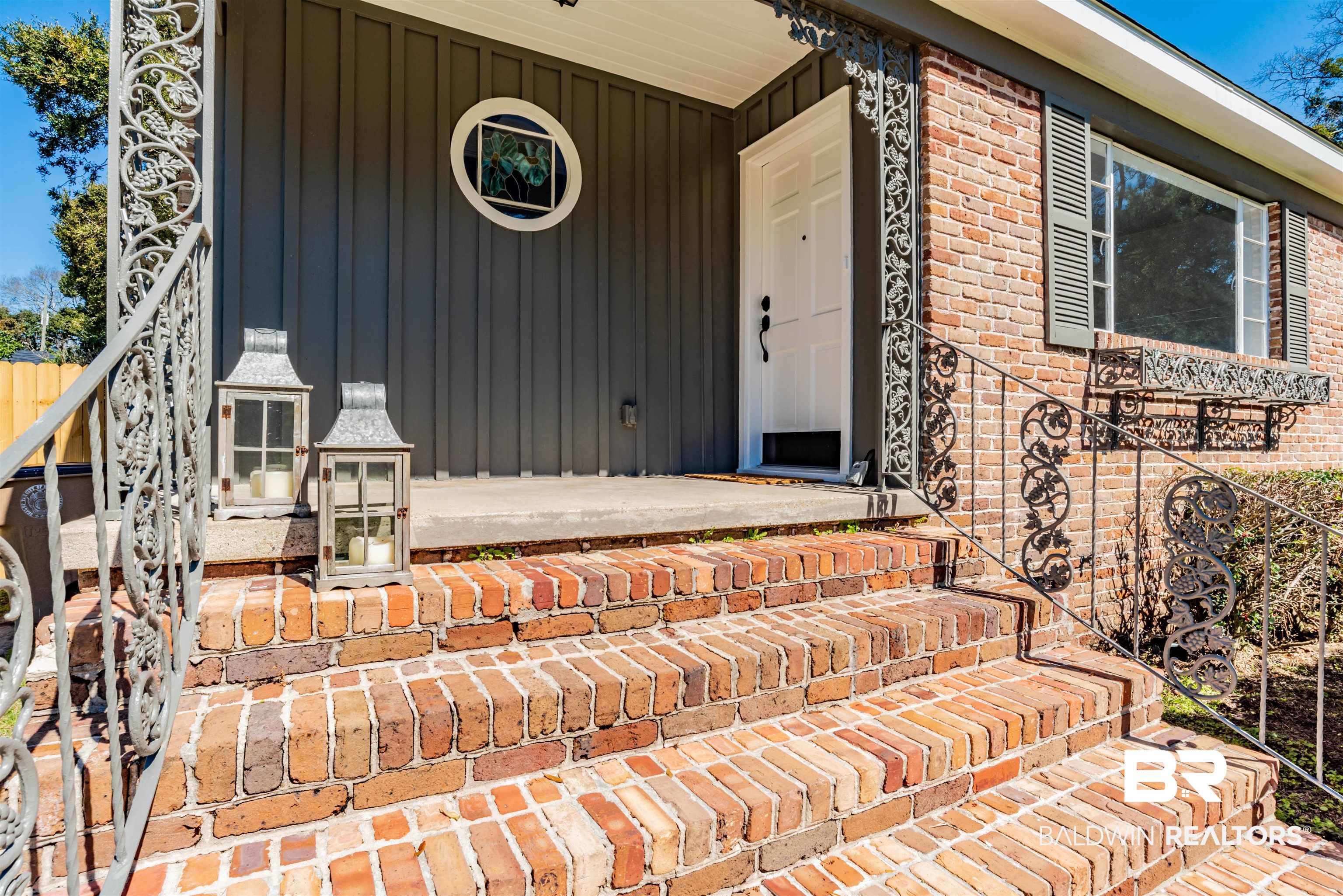2504 Oak View Drive Mobile, AL 36606 - Photo 2 of 16