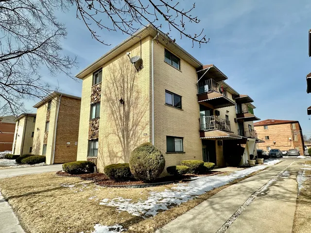 $1,650 | 6334 West 65th Street, Unit 3N, Chicago, IL 60638
