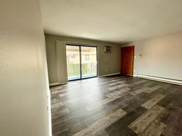 $1,650 | 6334 West 65th Street, Unit 3N, Chicago, IL 60638