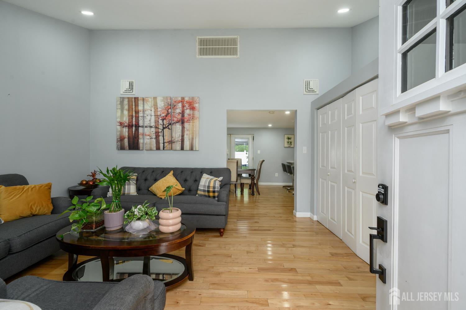 519 Calvert Road North Brunswick, NJ 08902 - Photo 3 of 46