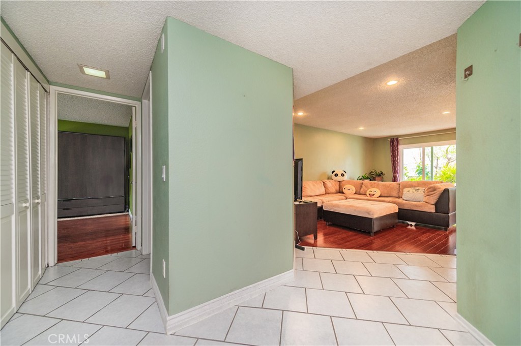 7 Town And Country Road Pomona, CA 91766 - Photo 23 of 29 Entry Area
