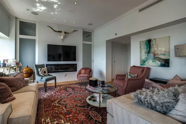 $2,895 | 4242 Lomo Alto Drive, Unit N96, Highland Park, TX 75219