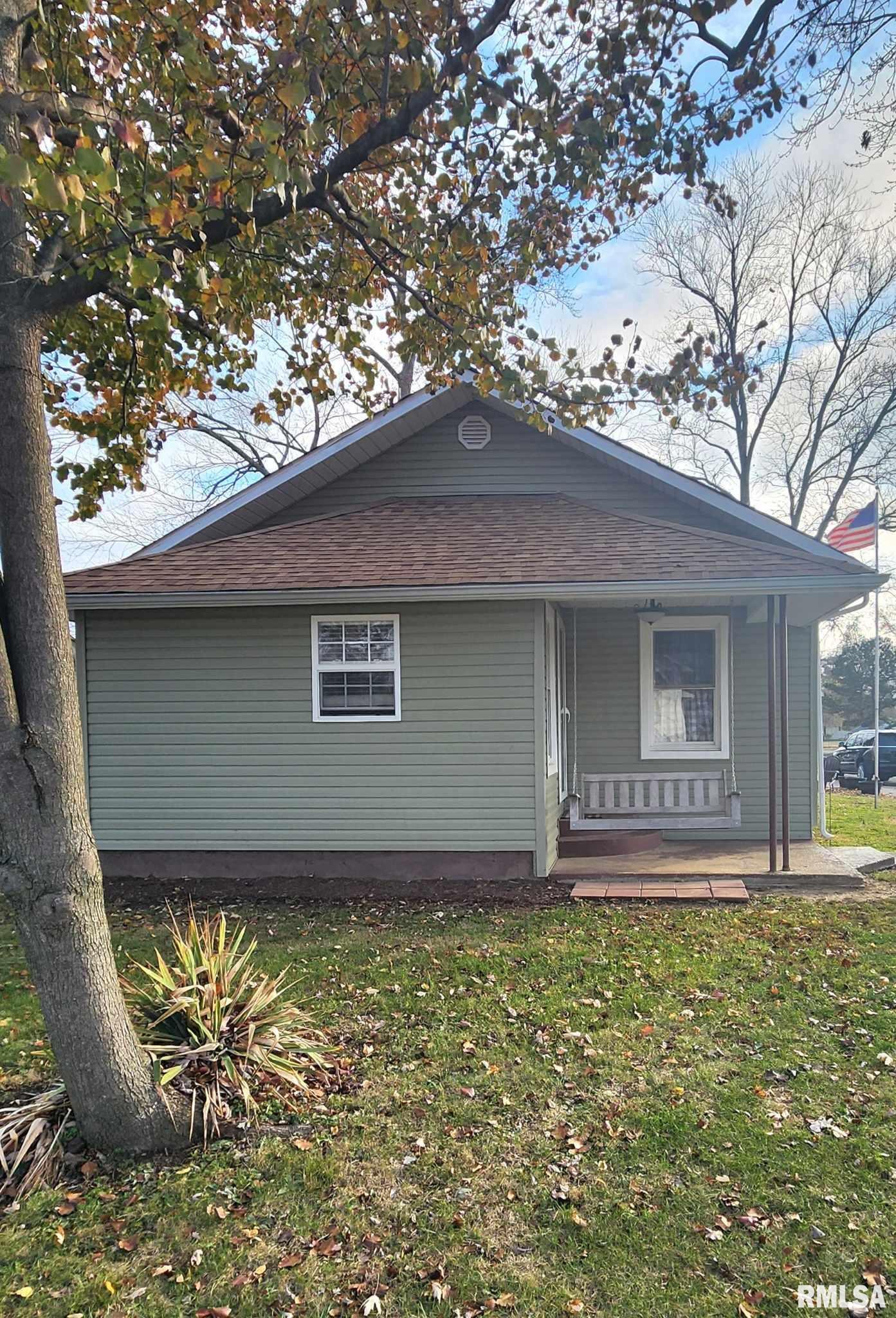 1102 Grayson Street Benton, IL 62812 - Photo 5 of 26 Gallery Image 5