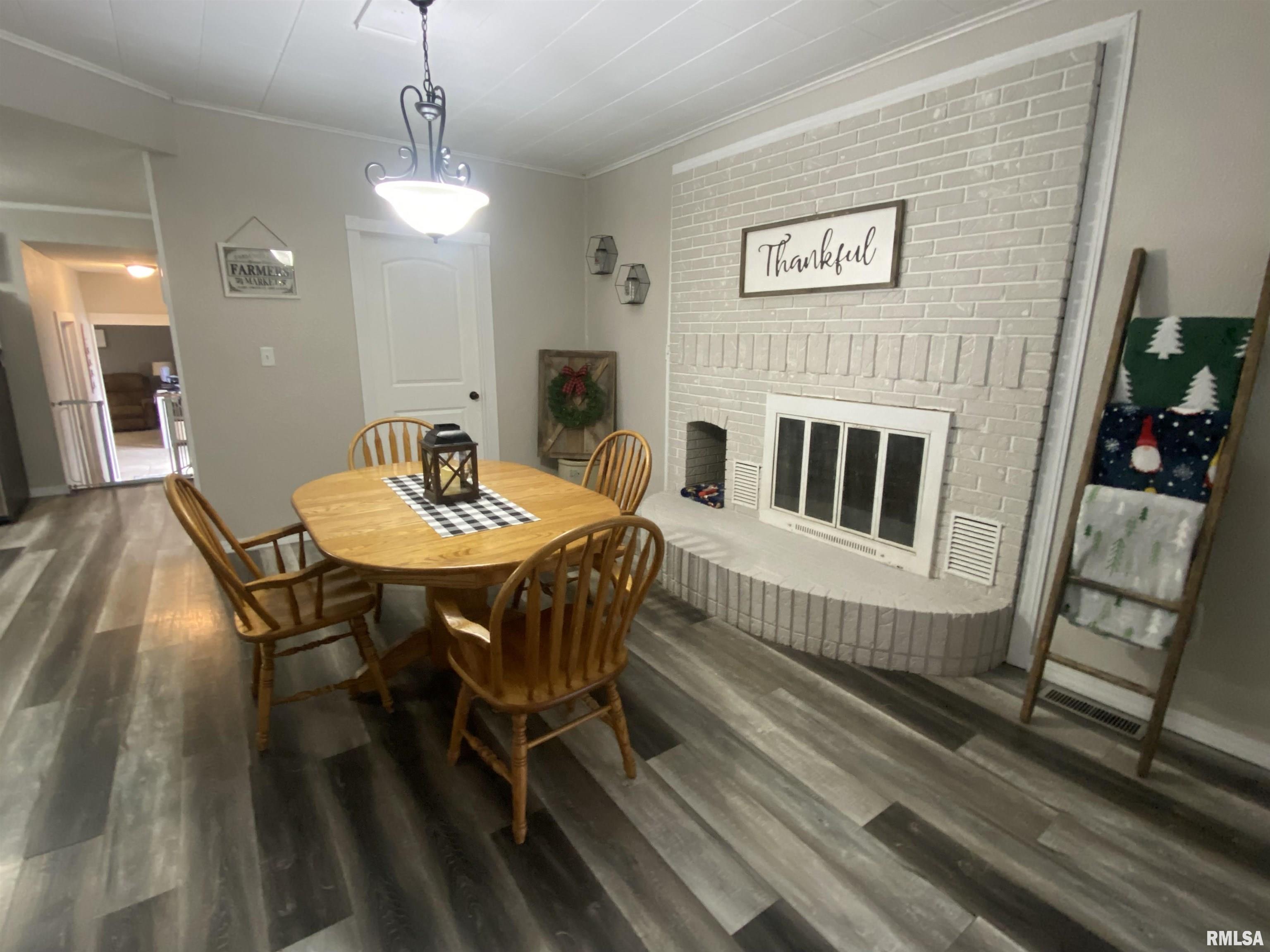 1102 Grayson Street Benton, IL 62812 - Photo 8 of 26 Gallery Image 8
