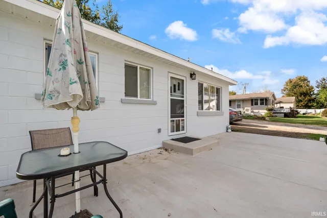 $154,900 | 8727 South South Hill Drive, Silver Lake, IN 46982