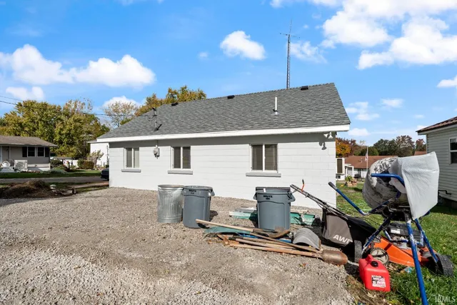 $154,900 | 8727 South South Hill Drive, Silver Lake, IN 46982