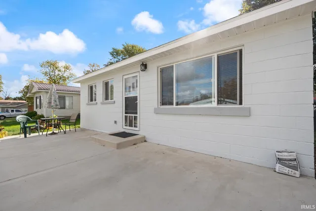 $154,900 | 8727 South South Hill Drive, Silver Lake, IN 46982