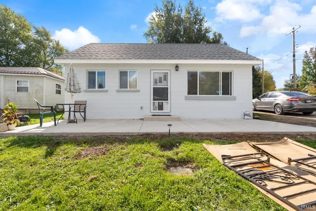 $154,900 | 8727 South South Hill Drive, Silver Lake, IN 46982