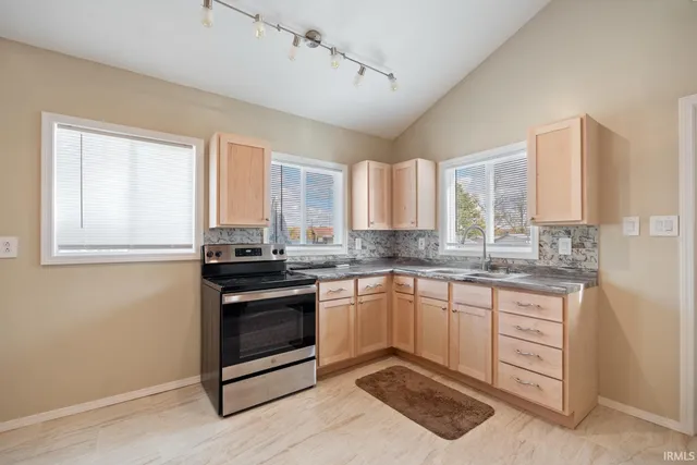 $154,900 | 8727 South South Hill Drive, Silver Lake, IN 46982