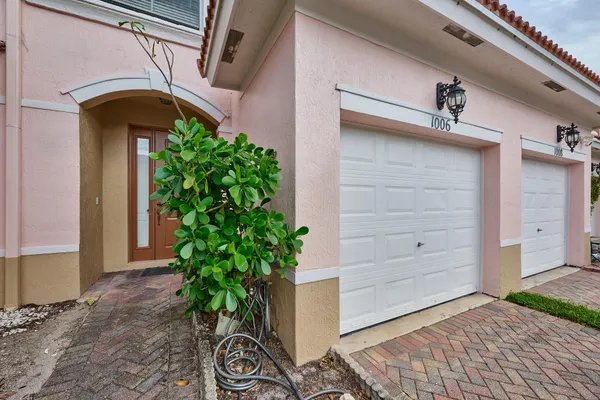 $275,000 | 1006 Seminole Palms Drive, Greenacres, FL 33463