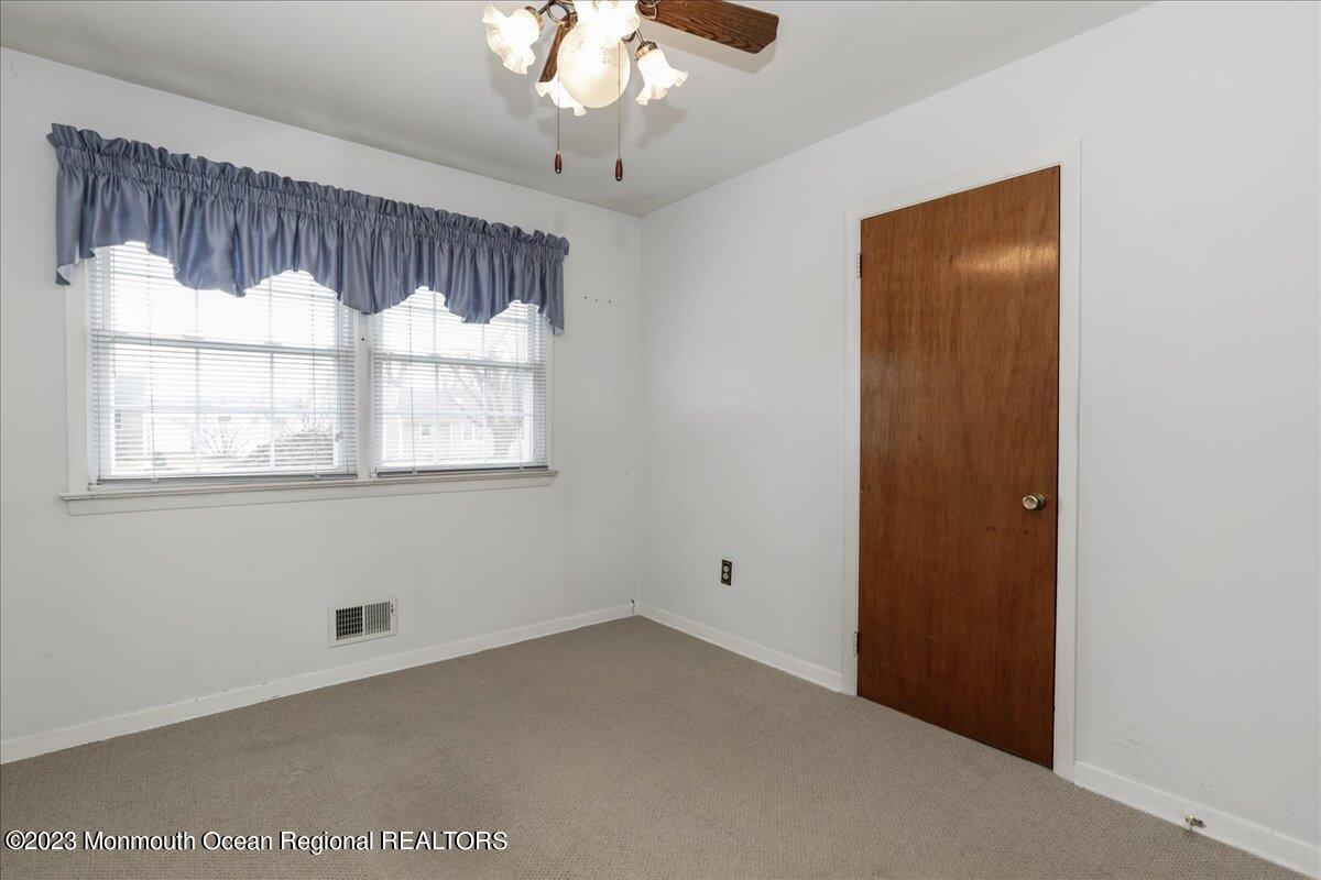 218 Lester Road Toms River, NJ 08753 - Photo 38 of 63 39-218LesterRd0039