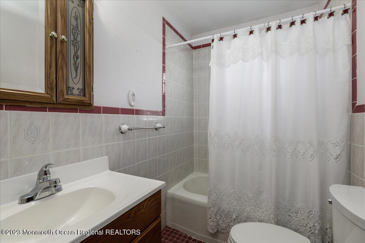 218 Lester Road Toms River, NJ 08753 - Photo 39 of 63 40-218LesterRd0040