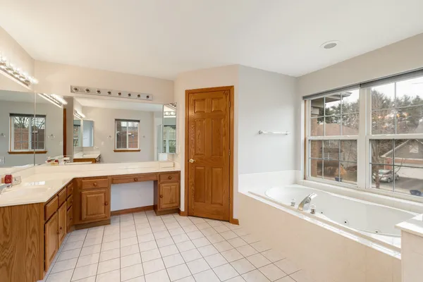 $699,000 | 565 Prescott Lane, Gurnee, IL 60031