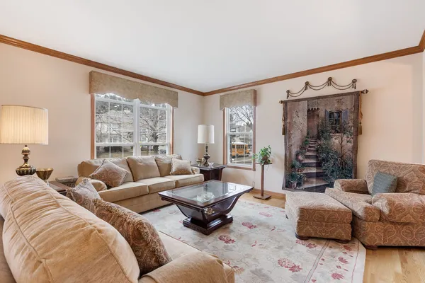 $699,000 | 565 Prescott Lane, Gurnee, IL 60031